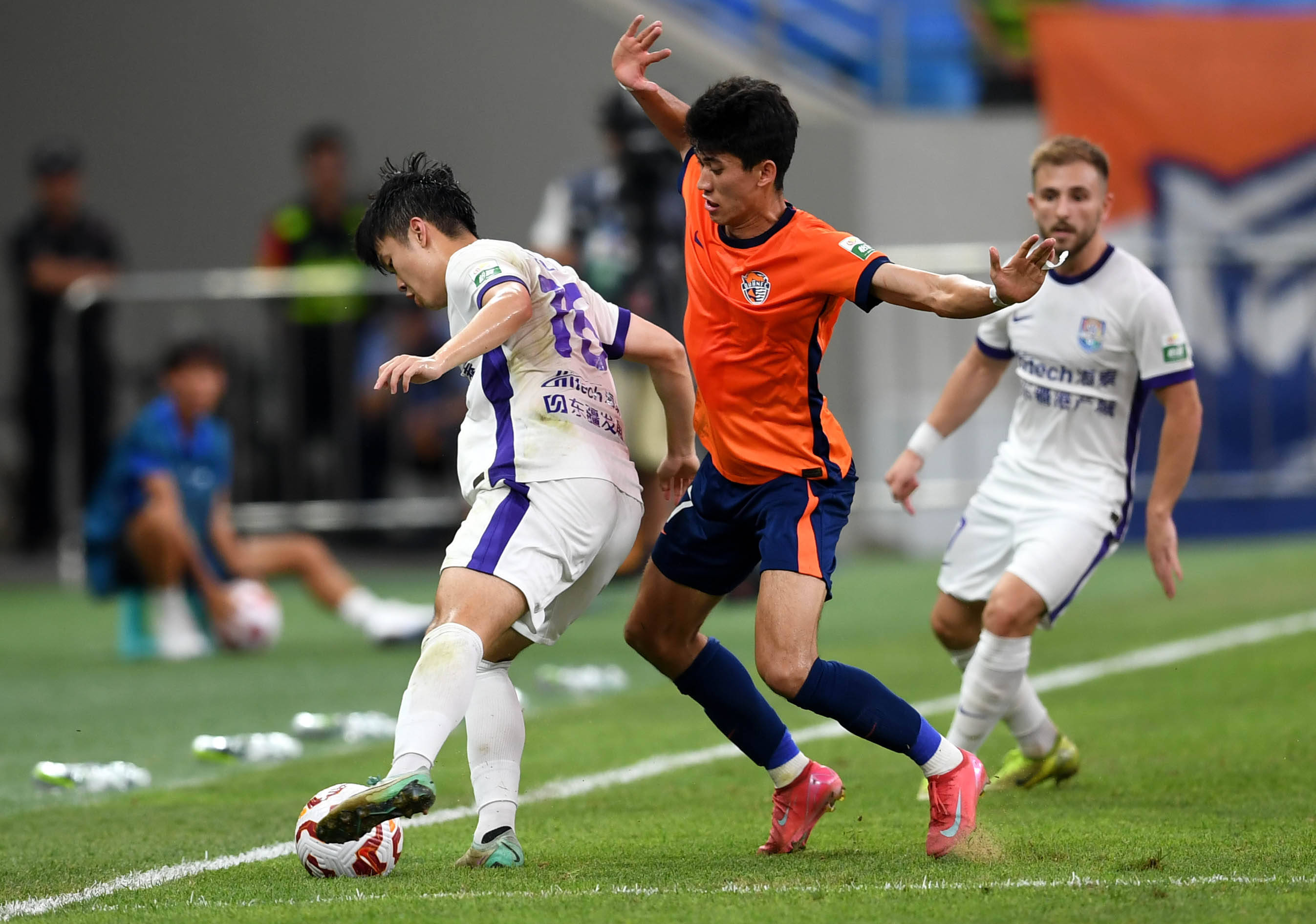 浓墨重彩的 浓墨重彩的