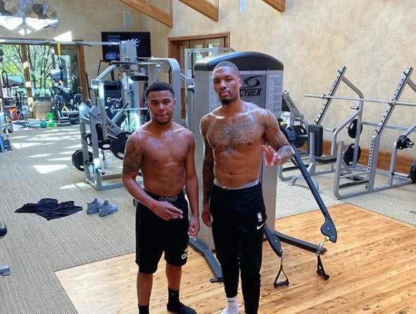 点战更像 点战更像